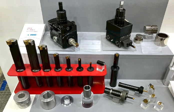 キー溝やスプラインの加工を工程集約できるREVレヴスロッティングツールとスロッティング加工を高速化するBENZモータライズドスロッティングユニットREVモータライズドスロッティングユニット