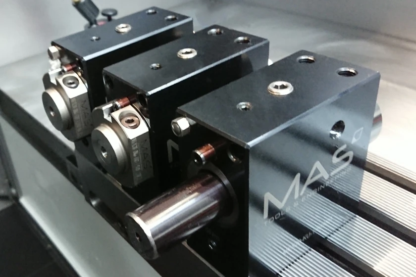 MAS　メックスターン